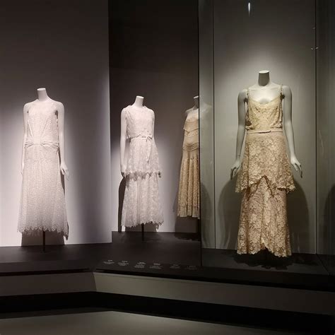 Simply beautiful! CHANEL at the Palais GALLIERA .